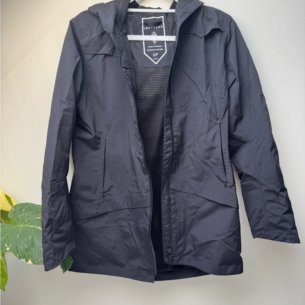 Indygena Women's Black Windbreaker Jacket - Lightweight Breathable Shell